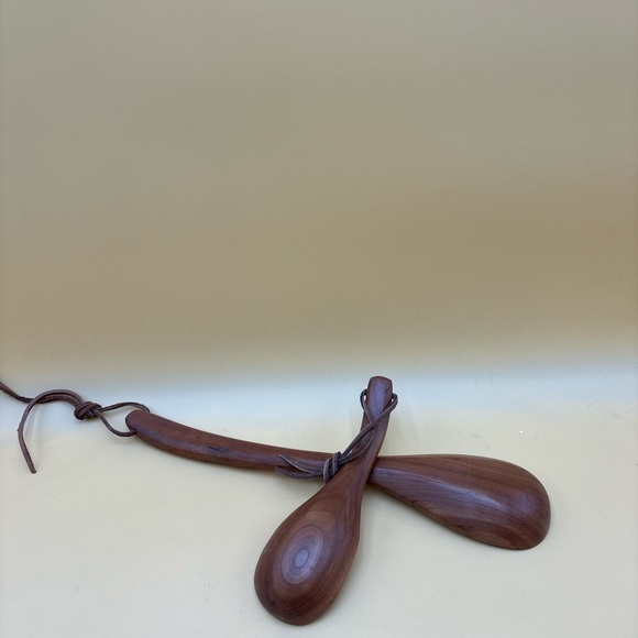 Vintage cherry wood hand carved spoons signed Paris, Ky, thanksgiving - Picture 6 of 10